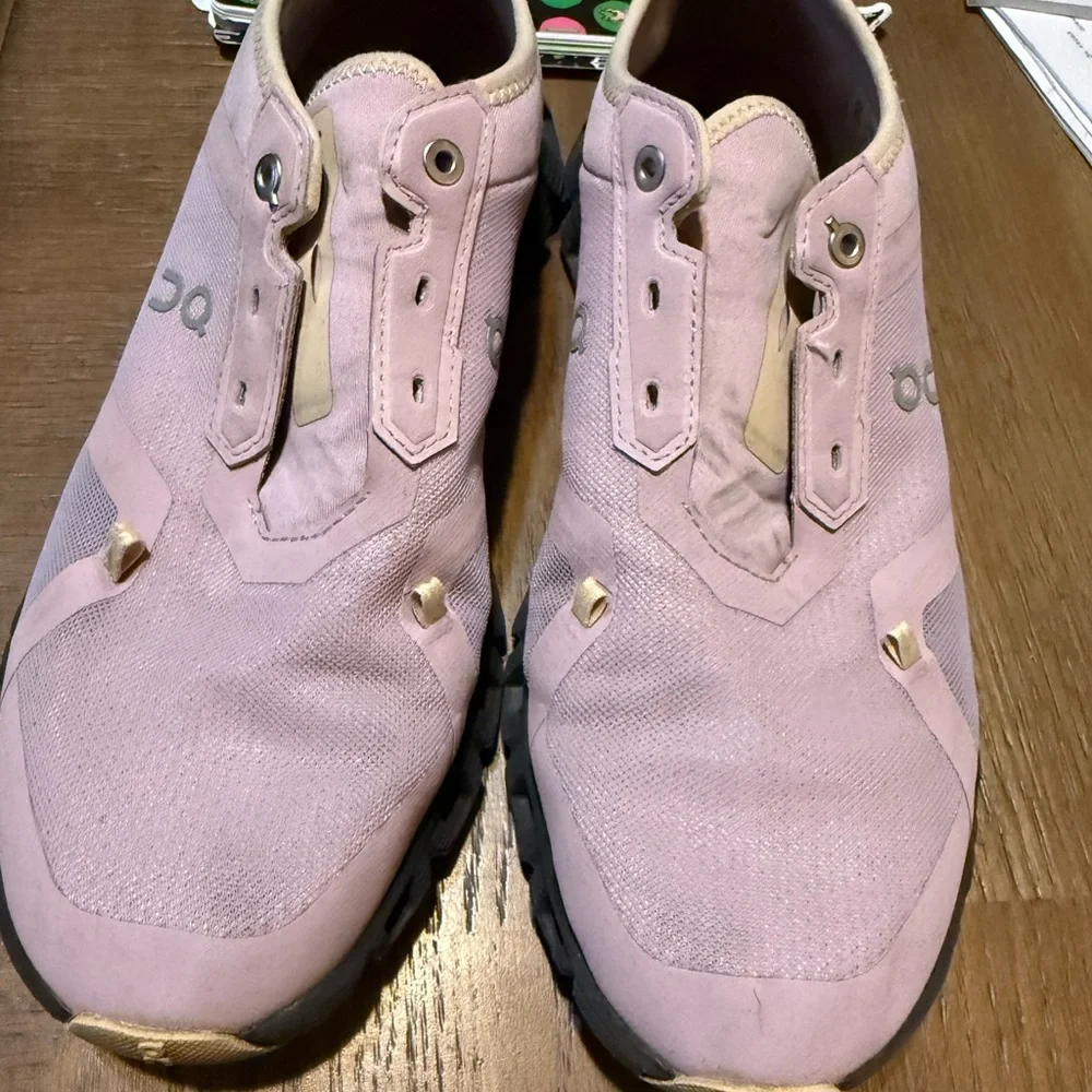 On Running Lavender Sneakers - Picture 4 of 5